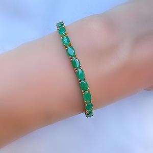 สร้อยข้อมือเงินชุบทองประดับมรกตธรรมชาติทรงรี ดีไซน์หรูหรา พร้อมอัญมณีสีเขียว ของขวัญประจำเดือนพฤษภาคมสำหรับผู้หญิง - Product Image 4