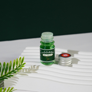 Huile Herbacée Phaya Yo 5ml Bouteille Verte avec Bouchon Argenté Huile Essentielle d'Aromathérapie Naturelle pour Massage du Corps Entier et Relaxation - Product Image 5