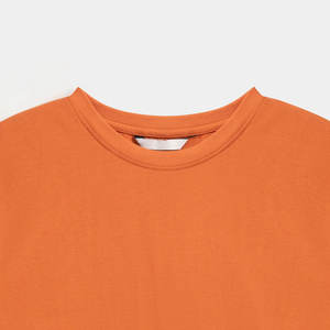 T-shirts pour femmes grandes tailles sur mesure - Coton/polyester écologique - Couleurs et logo personnalisés - Style unique - Product Image 4