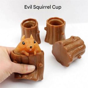 Juguete Antiestrés Novedoso de Novedad: Copa de Ardilla Malvada para Broma, Juguete Blandito para Aliviar el Estrés y la Ansiedad, para Niños y Adultos, Venta al por Mayor - Product Image 4