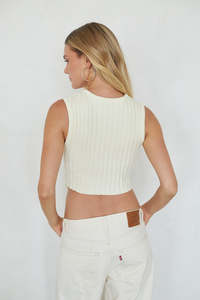 Women's Asymmetric Knitted Sleeveless Tank Top With Hollow Out Design O-<b>Neck</b> Solid Color Breathable Casual Wear - Product Image 3