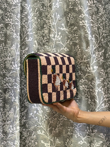 Sac à bandoulière artisanal perlé motif canard, pochette de créateur à motif à carreaux, sac à main tendance pour femme avec rabat - Product Image 2