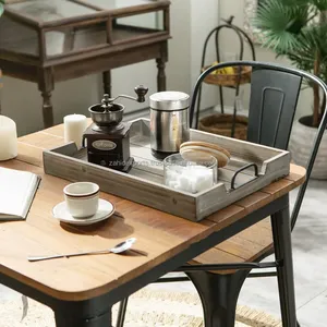 Plateau en métal artisanal de qualité supérieure pour la décoration de l'espace de vie, plateau à motifs, plateau doré pour restaurant, fabriqué par Zahid Exports en Inde, grand grossiste - Product Image 2