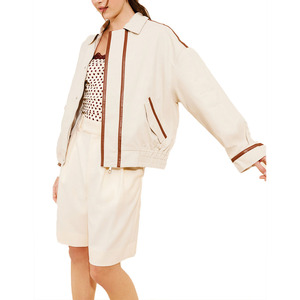 Veste coupe-vent beige décontractée pour homme avec bandes en cuir marron, veste de sport personnalisée, veste streetwear pour homme, vente en gros - Product Image 3