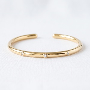 กำไลข้อมือมินิมอล 14K ดีไซน์ทันสมัย ประดับเพชร เครื่องประดับชั้นดีสำหรับผู้หญิง กำไลทองคำสุดหรู - Product Image 2