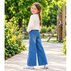Jeans de mezclilla de pierna ancha para niños, fabricados en India, con tela suave, corte relajado y estilo moderno para el día a día, en oferta. - Product Image 6