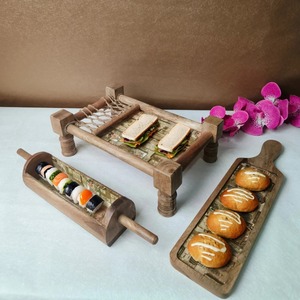 Bandeja de Madera Contemporánea con Acabado Liso, Tabla de Servir Elegante para Presentación en Mesa, Decoración para Cocina, Comedor y Eventos - Product Image 1