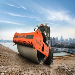 Équipement de roulement d'asphalte avancé, pompe à moteur robuste, rayon de braquage court, puissance 315 kW, robustesse éprouvée pour les grands travaux - Product Image 1