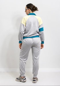 Ensemble de survêtement uni pour femme gris, bleu, jaune, manches longues, fermeture éclair, style sportif, respirant, léger, en polyester, vêtements de sport printemps - Product Image 5
