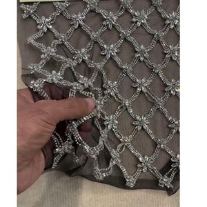 Tissu en dentelle de tulle perlé à la main sur mesure, style français luxueux, élégant et exquis, broderie perlée pour robes de mariée - Product Image 2