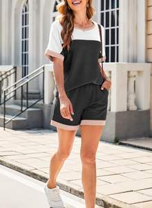 Ensembles d'été personnalisés de haute qualité, t-shirts unisexes, vente en gros, ensembles de shorts de sport pour femmes, ensemble de 2 pièces, vêtements pour femmes - Product Image 2