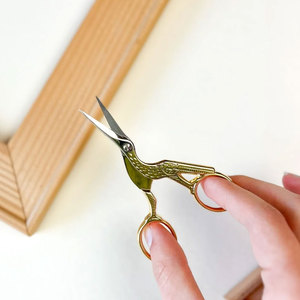 Ciseaux de couture Stork vintage dorés à pointe affûtée pour broderie et artisanat, vente en gros - Product Image 4