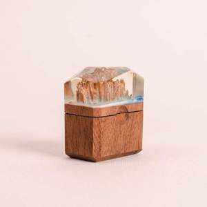 Rustic Wooden Resin High Quality Handmade European Style Sustainable Ring <b>Box</b> <b>Keepsake</b> <b>Box</b> for Wedding Rings - Product Image 3