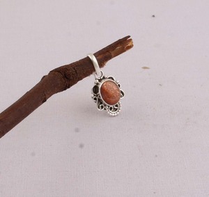 Pendentif en pierre de soleil naturelle, bijoux en argent sterling 925, pendentif en pierre précieuse scintillante fait à la main, style vintage, collier ovale en pierre de soleil - Product Image 1