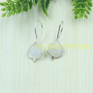 ต่างหูห้อยทำมือจากมูนสโตนสีรุ้งธรรมชาติ เงินแท้ 925 ดีไซน์โบโฮ สำหรับผู้หญิง ของขวัญสำหรับพี่สาว แม่ - Product Image 4