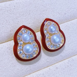 Pendientes de Perlas de Agua Dulce con Diseño Retro de Lujo Ligero con Microincrustaciones de Esmalte y Goteo de Color Rojo Calabaza para Mujer, Venta al por Mayor - Product Image 1