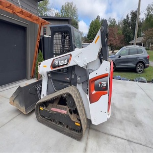 Chargeuse sur chenilles compacte Bobcat T76, équipement de construction haute performance avec moteur puissant et système hydraulique polyvalent - Product Image 1