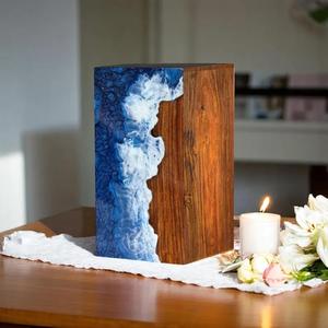 Urna Funeraria de Madera con Diseño Oceánico, Caja Conmemorativa Hecha a Mano, Urna de Cremación Inspirada en el Mar para Seres Queridos - Product Image 2