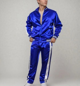 Conjunto Deportivo de Alta Calidad para Primavera/Otoño, 360GSM, Personalizado, de Poliéster, Chaqueta con Cremallera y Pantalones Deportivos de Cintura Alta - Product Image 3