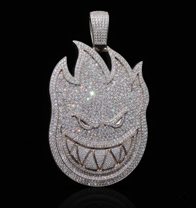 Colgante Personalizado con Logotipo de Llama Spitfire, Incrustado en Oro Blanco 925, con Diamantes Micro Pavé, Estilo Hip Hop - Product Image 1