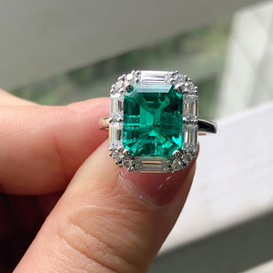 Bague de fiançailles et de mariage en moissanite de 4 carats, coupe émeraude, or blanc 10 carats, plaqué rhodium, éternité vermeil, best-seller - Product Image 4