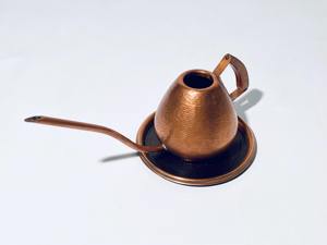 Arrosoir en cuivre à long bec avec poignée en bois et plateau pour plantes d'intérieur, usage décoratif pour balcon, fabriqué à la main en Inde - Product Image 5