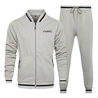 Survêtement athlétique pour homme, tissu léger et durable, parfait pour la course à pied, l'entraînement, la salle de sport et les activités sportives en plein air.