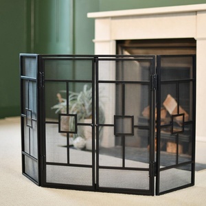 Protector de Chimenea Metálico Monarch Grid, Cuatro Paneles Plegables, Malla Fina, Protector de Chispas, Protector de Chimenea Independiente, Acabado Negro - Product Image 1