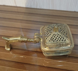 Brûleur d'encens Bakhoor religieux en laiton couleur or fait à la main parfum d'intérieur de haute qualité - Product Image 4