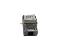 Geniş Bant RF İzolatörü 5.5-16GHz ve 16-20GHz 25dB İzolasyon 5W Ters Güç Mikrodalga İletişim Sistemleri için İdeal