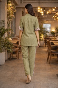 Nouvelle collection de tenues coordonnées pour femmes, manches courtes, à prix réduit, pour occasions habillées et soirées. - Product Image 4