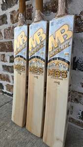 ไม้คริกเก็ต MB Malik MBS รุ่นพิเศษ ทนทาน น้ำหนักเบา ทำจากไม้ English Willow สีทอง โปรไฟล์ Super Counter Balance จุดน้ำหนักต่ำ-กลาง - Product Image 3