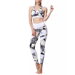 Ensemble de yoga élégant pour femmes, soutien-gorge de sport et leggings taille haute, parfait pour la salle de sport et le fitness, ensemble de vêtements de sport haut de gamme pour femmes - Product Image 2