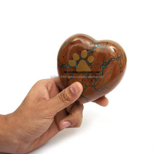 Urnes funéraires en bois en forme de cœur pour animaux de compagnie Urnes funéraires en laiton incrusté de souvenirs de la meilleure qualité Vente en gros - Product Image 4