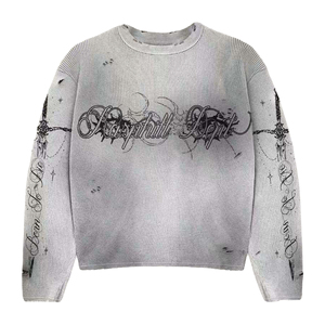 T-shirt personnalisé imprimé en tissu gaufré, impression DTG, motif crâne, effet vieilli, manches longues, coupe lourde pour le streetwear - Product Image 4