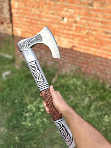 Thewizcrafts Hache de fendage personnalisée 19,5 pouces en acier D2, Tomahawk avec manche en bois de rose et étui en cuir, pour la chasse, le camping, cadeau pour papa - Product Image 4