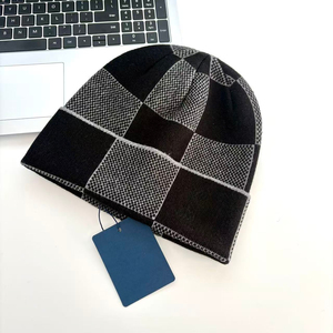 Nuevo Gorro de Punto Gris de Lujo para Hombre 2026, Gorro de Invierno de Diseñador, Gorro de Lana con Pompón, Gorros de Punto de Lujo para Mujer de Alta Calidad - Product Image 2