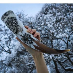 Nouveau Produit Phare : Corne à Boire Viking Médiévale Sculptée à la Main en Corne de Buffle, avec Supports en Fer, pour Boire de la Bière, en Cornes Naturelles - Product Image 4