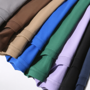 Camiseta de manga corta con cuello redondo y hombros caídos, de color sólido, con diseño impreso en serigrafía con logotipo personalizado OEM, de doble hilo de 260g. - Product Image 2