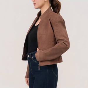 Chaqueta Marrón para Mujer con Cuello Alto y Cierre de Cremallera, Estilo Casual para Otoño - Chaqueta de Cuero Marrón - Product Image 4