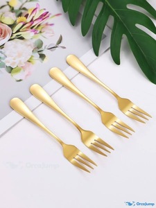 Ensemble de fourchettes à salade finition mate dorée, élégantes, en métal, résistantes à la rouille, pour mariage. - Product Image 1