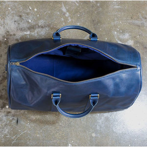 Custom Logo Genuine <b>Leather</b> Duffle <b>Bag</b> Blue Solid Color Zipper Closure Casual Travel <b>Bag</b> 30-40L Capacity <b>Soft</b> Handle - Product Image 2