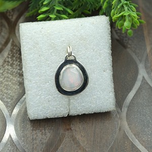 Pendentif en opale éthiopienne en argent sterling 925, forme de goutte, plaqué or rose et or jaune, bijoux bohèmes faits à la main, cadeau pour femmes - Product Image 6