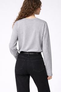 Camiseta de Manga Larga con Cuello en V para Mujer, Transpirable, Ecológica, Antipilling, Informal, Holgada, de Algodón, con Logotipo Personalizado OEM - Product Image 3