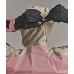 Chaqueta impermeable con capucha y cremallera para mujer, diseño color block, fabricada por fabricante de chaquetas hardshell para mujer. - Product Image 5