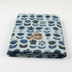 Tissu indien 100% coton doux, imprimé Dabu, résistant à la boue, imprimé à la main, imprimé au bloc, couleur bleue, pour chemises et costumes - Product Image 3