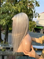 Perruques de cheveux humains de couleur grise longues perruques avant de lacet 13X6 côté/milieu/partie libre cheveux humains gris bruts perruques crus pré-plumés