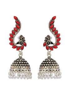 Boucles d'oreilles Jhumka modernes avec touche indienne pour femmes et filles, plaqué argent oxydé, motif paon rouge, bijoux élégants faits à la main - Product Image 2
