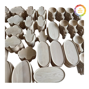 Bandeja de madera multiusos hecha con madera seleccionada, adecuada para servir, organizar, exhibir y decorar interiores. - Product Image 4