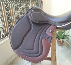 Silla de Montar Inglesa de Cuero Genuino Premium para Doma y Salto, con Logotipo Personalizado, Tamaños Variados, Superventas - Product Image 2